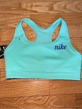 NWT Nike Girls Dry Reversible Racerback Sports Bra
